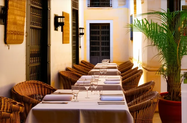 Solo Dining Experiences in Córdoba: A Guide