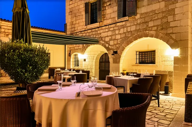 Solo Dining Experiences in Rhodes Town