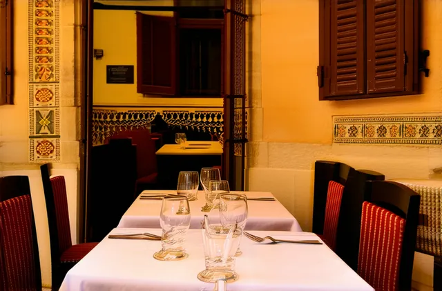 Solo Travel Guide: Solo-Friendly Restaurants in Siena