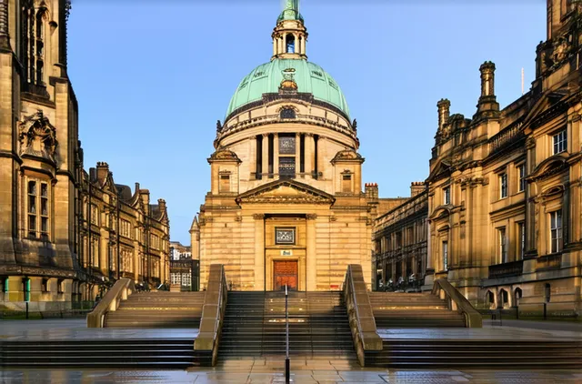 Discover Top Cultural Attractions for Solo Travelers in Manchester