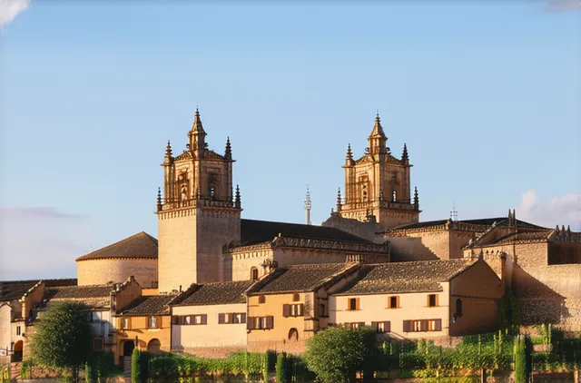 Best accommodations for solo travelers in Cáceres