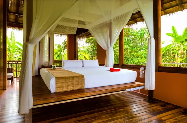 Best accommodations for solo travelers in Iquitos