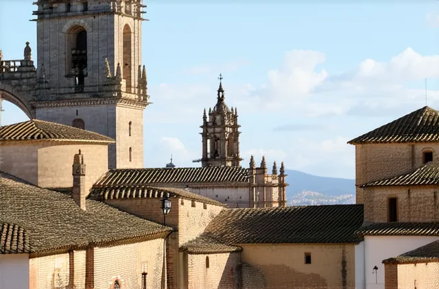 Cáceres solo travel safety tips