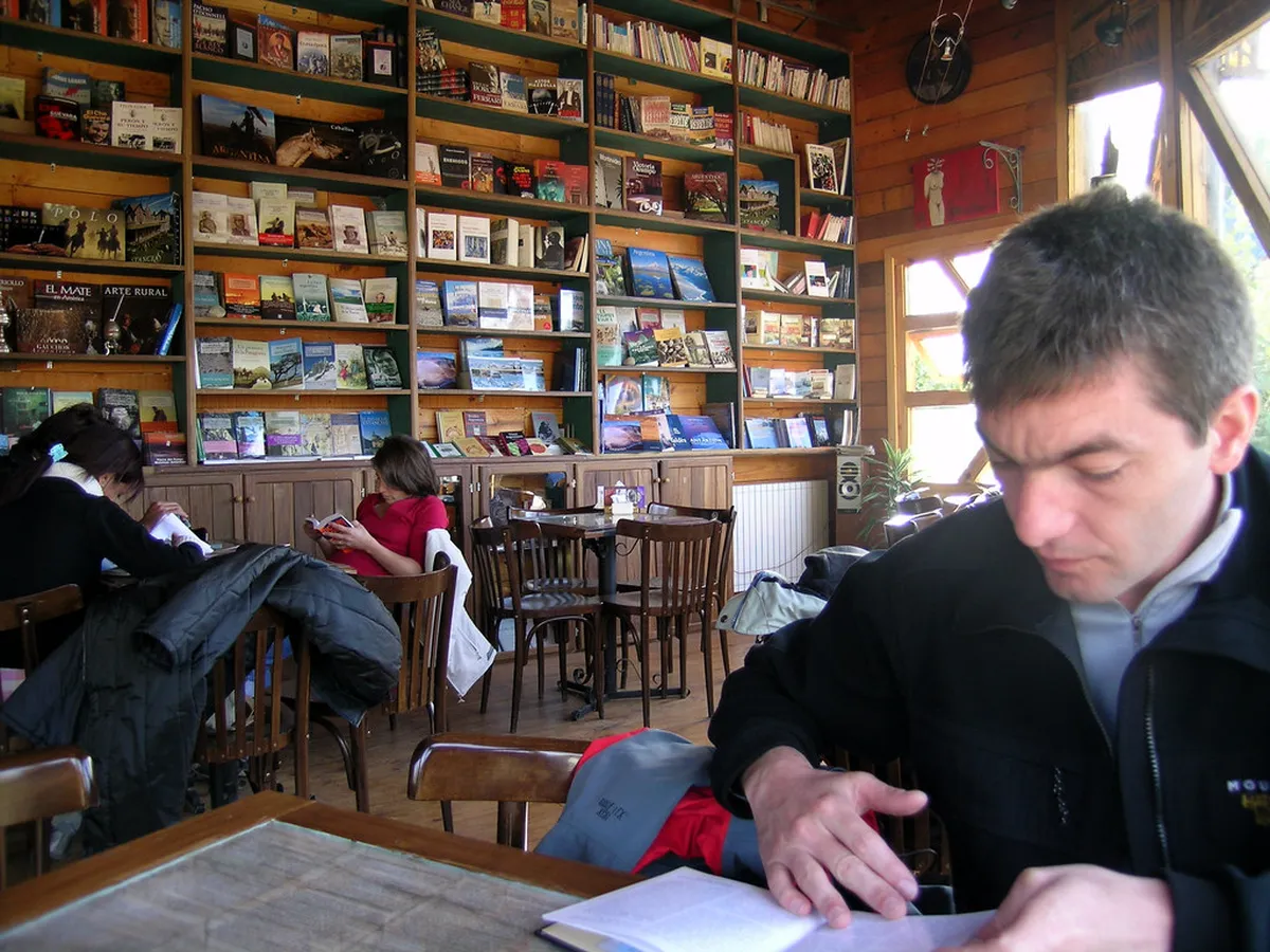 13. Cafe en el Parque