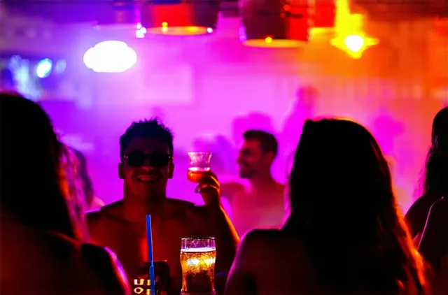 Cancún nightlife for solo adventurers