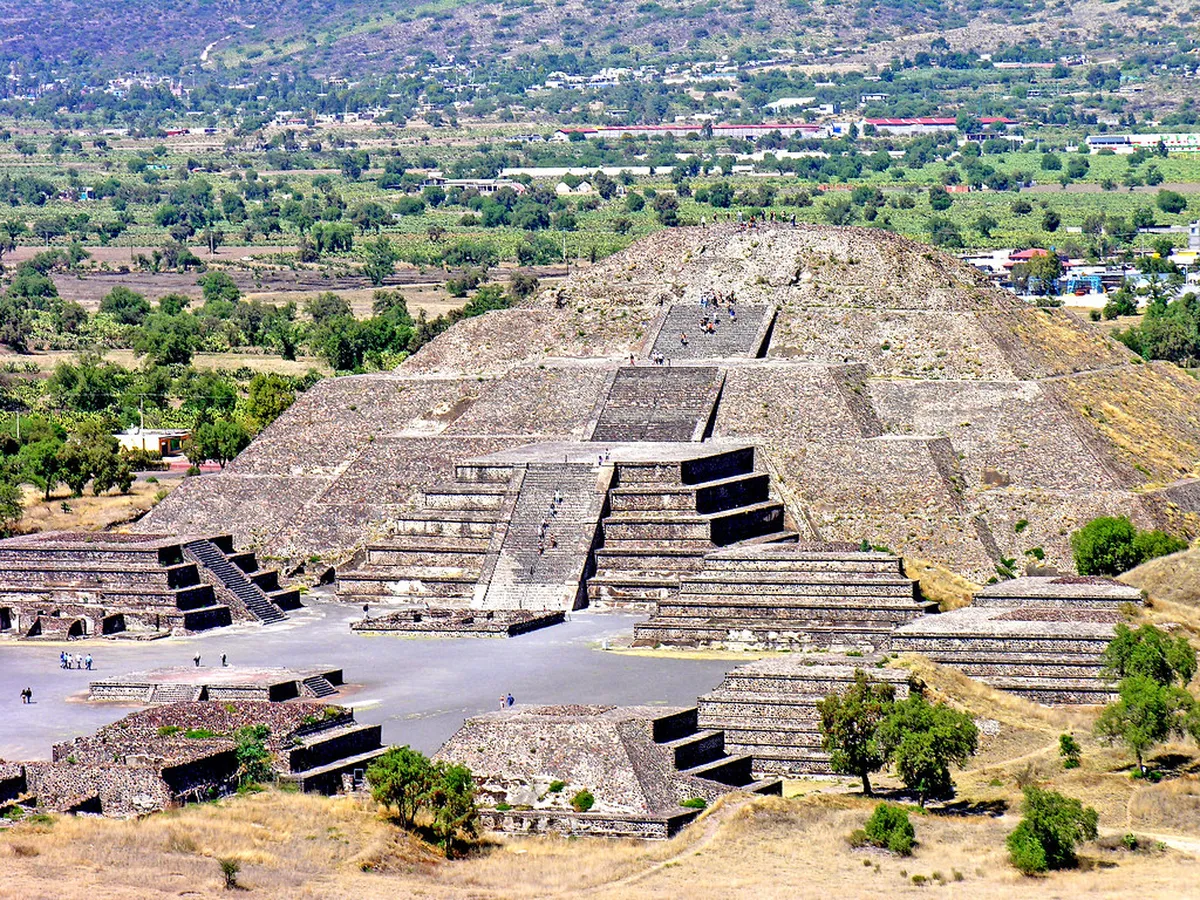 7. Discover Teotihuacan Pyramids