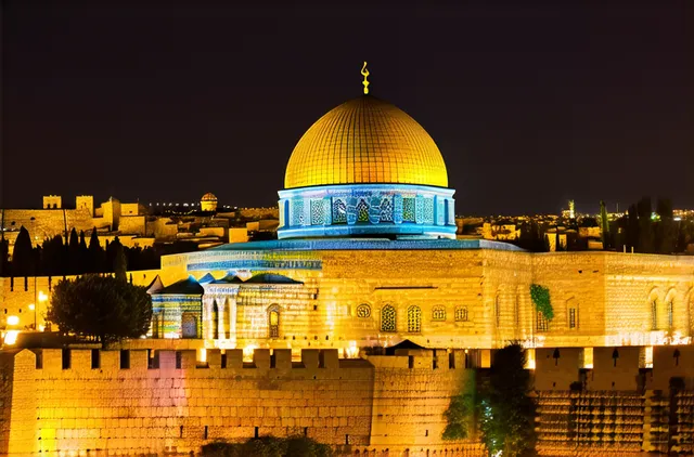 Nightlife options for solo travelers in Jerusalem