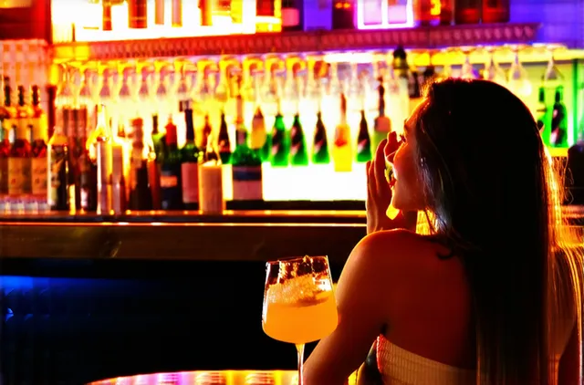 Nightlife options for solo travelers in São Paulo