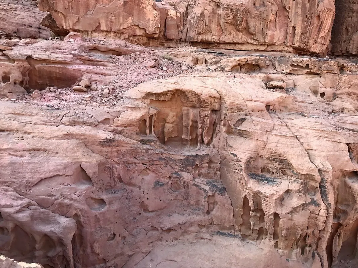 4. Petra Moon Hotel