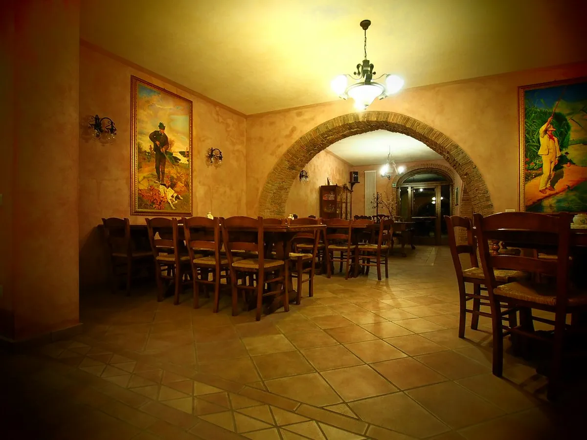 10. Pizzas and Wine at Ristorante Italia