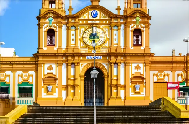 San José solo budget travel