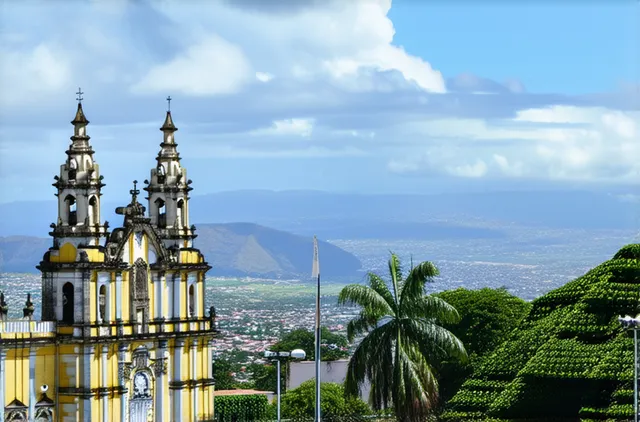 San Salvador solo travel safety tips