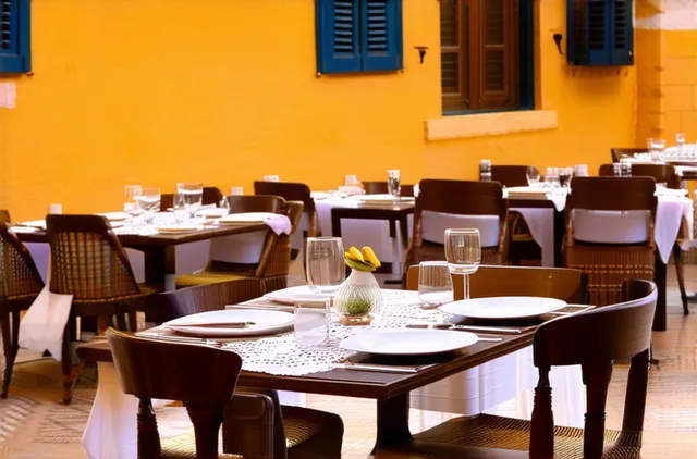 Solo dining experiences in Sucre