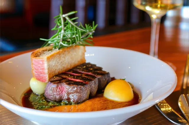Solo dining options in Banff Town