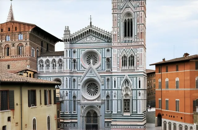 solo travel in Siena