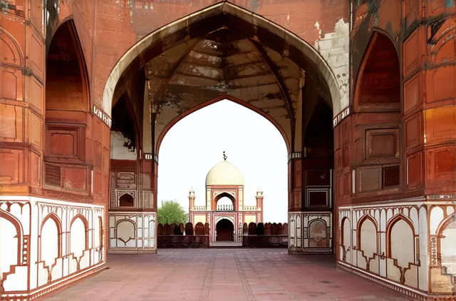 Top cultural activities for solo travelers in Lahore